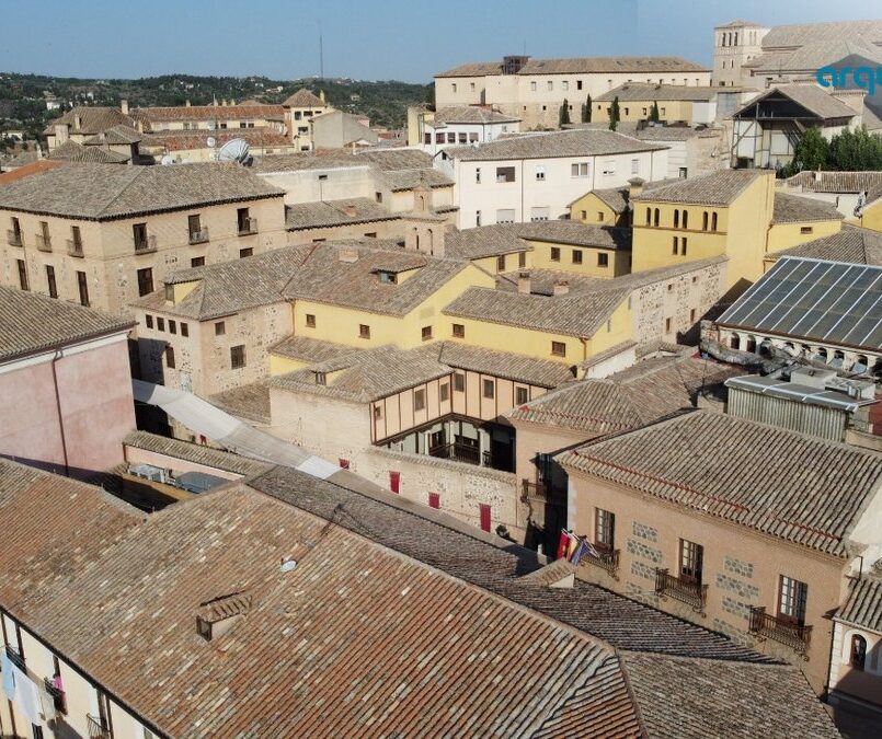 Vista urbana de cubiertas tradicionales en edificios